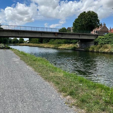 Superbe Appartement Au Bord Du Canal De St Quentin Saint-Quentin  Zewnętrze zdjęcie