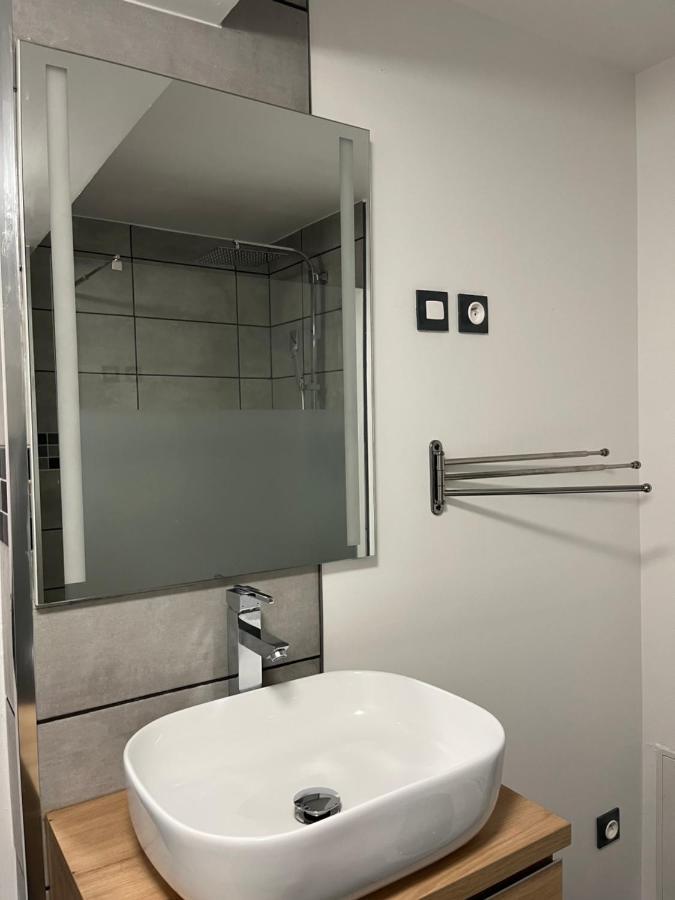 Superbe Appartement Au Bord Du Canal De St Quentin Saint-Quentin  Zewnętrze zdjęcie